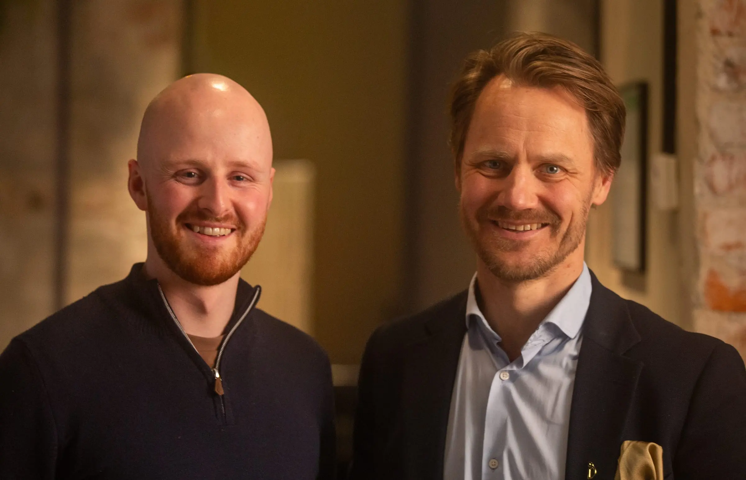 Jørgen og Henrik smiler til kamera